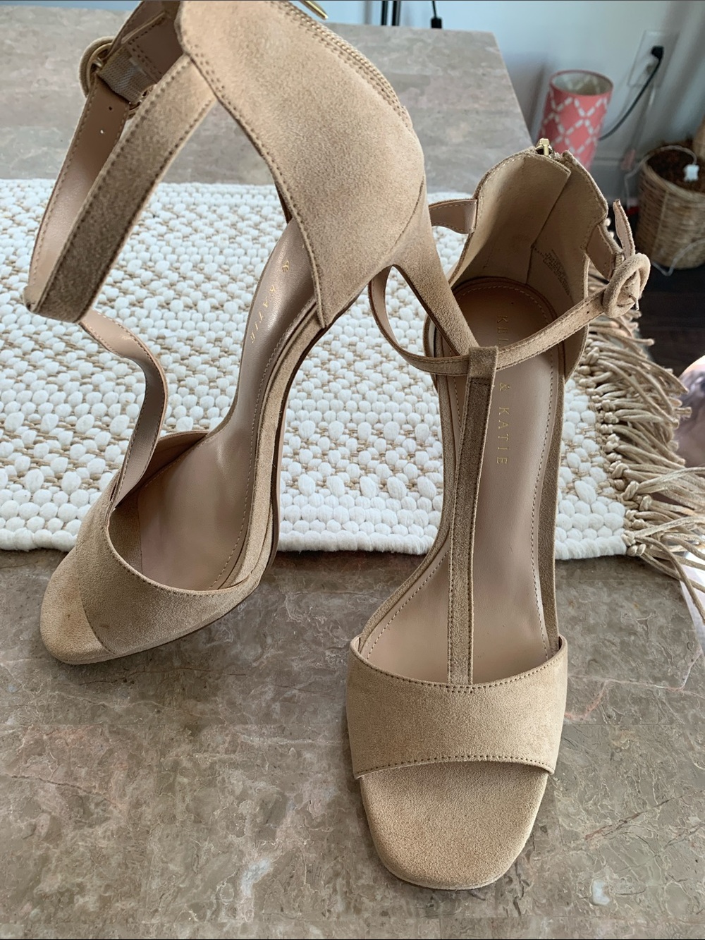 Kelly & Katie Neutral Taupe Suede T-Strap Heels 10 New no box